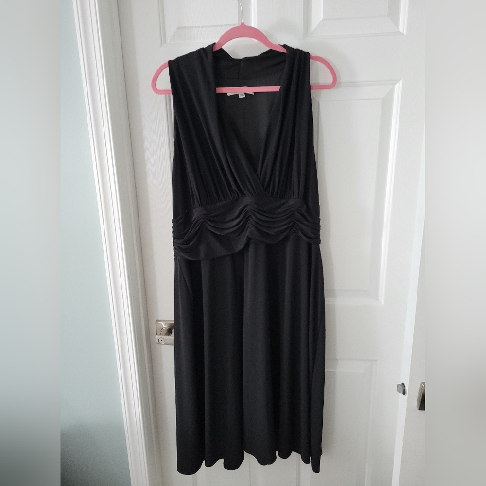 Evan picone short black size 20w v-neck dress